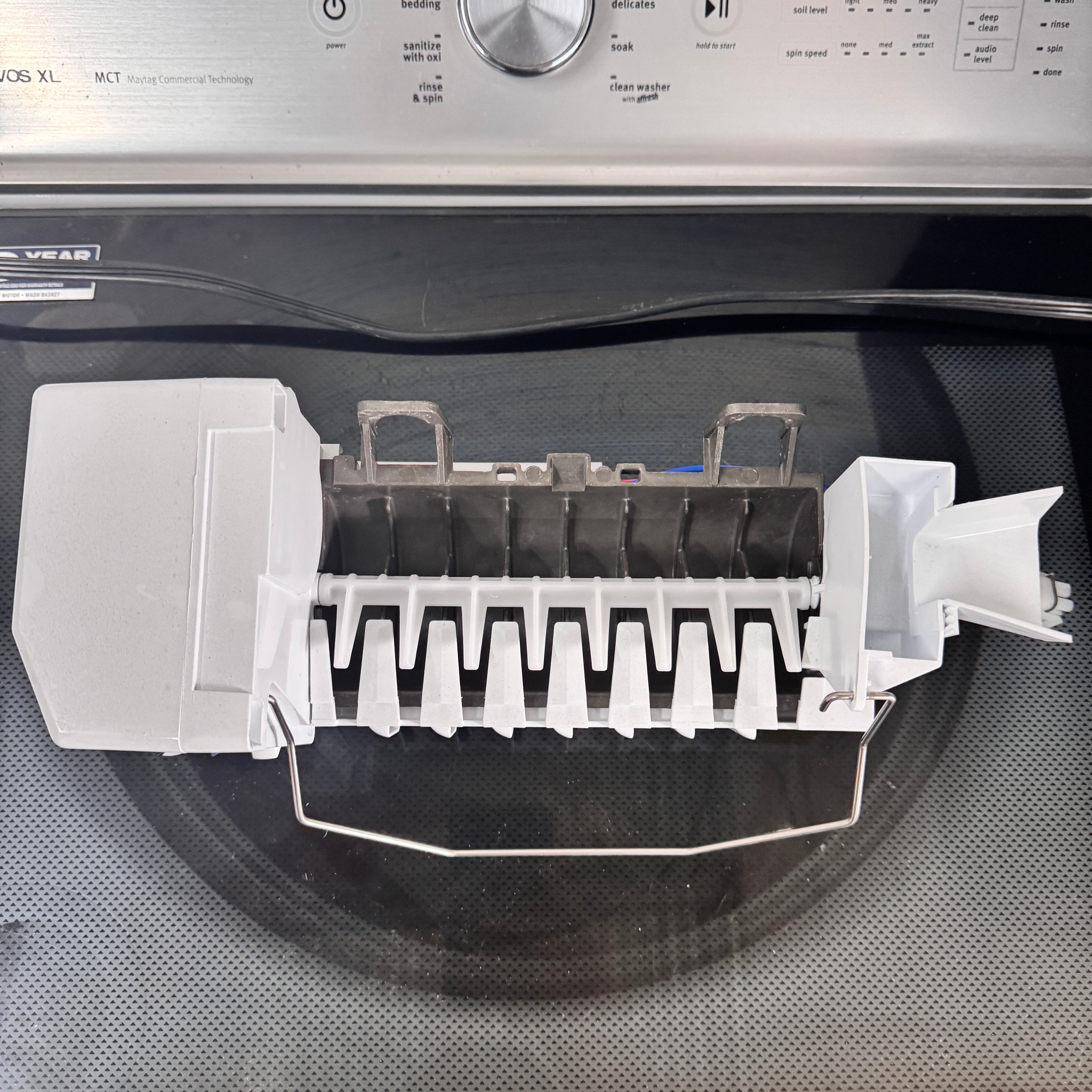 LG Refrigerator Ice Maker (replaces 5989JA0002U) 5989JA0002Y LG Refrigerator Ice Maker (replaces 5989JA0002U) 5989JA0002Y